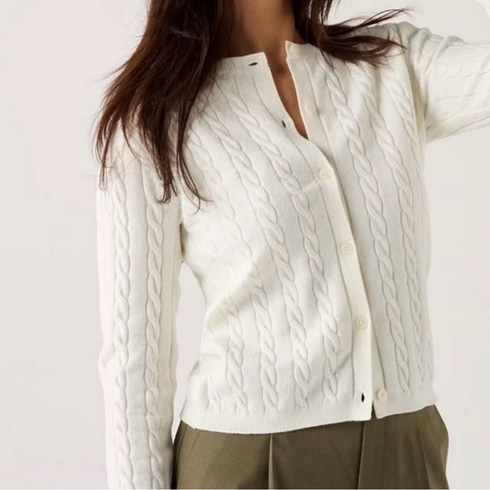 UNIQLO Women Cable-Knit Crew Neck Cotton-Blend Cardigan Off-White L Collegiate